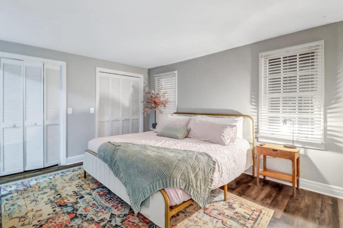 Apartamento Eagle'S Landing Loft-Downtown Above Bull & Barrel Statesboro Exterior foto