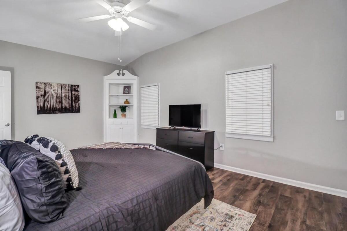 Apartamento Eagle'S Landing Loft-Downtown Above Bull & Barrel Statesboro Exterior foto