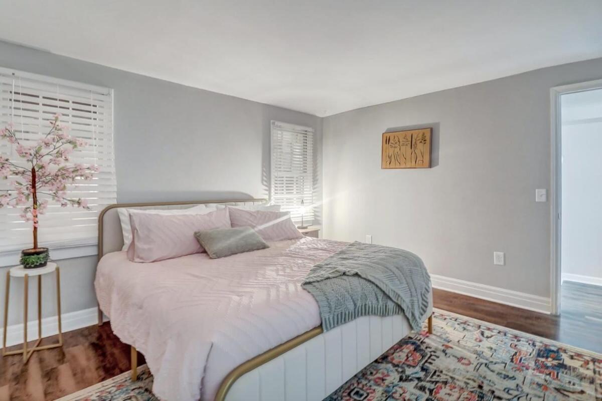 Apartamento Eagle'S Landing Loft-Downtown Above Bull & Barrel Statesboro Exterior foto