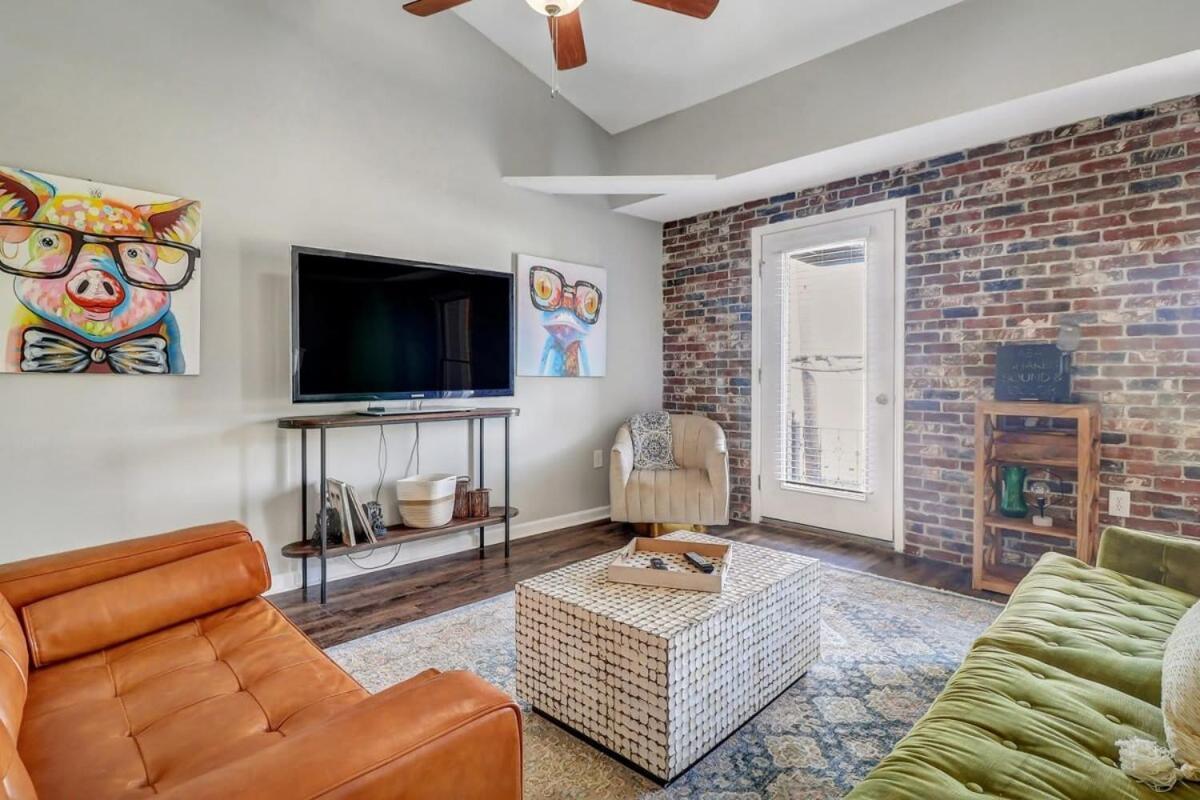 Apartamento Eagle'S Landing Loft-Downtown Above Bull & Barrel Statesboro Exterior foto